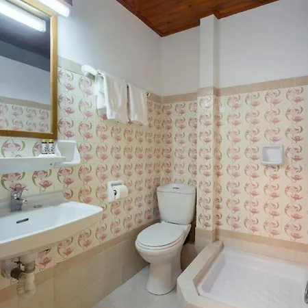 Hotell Binji Epidaurus